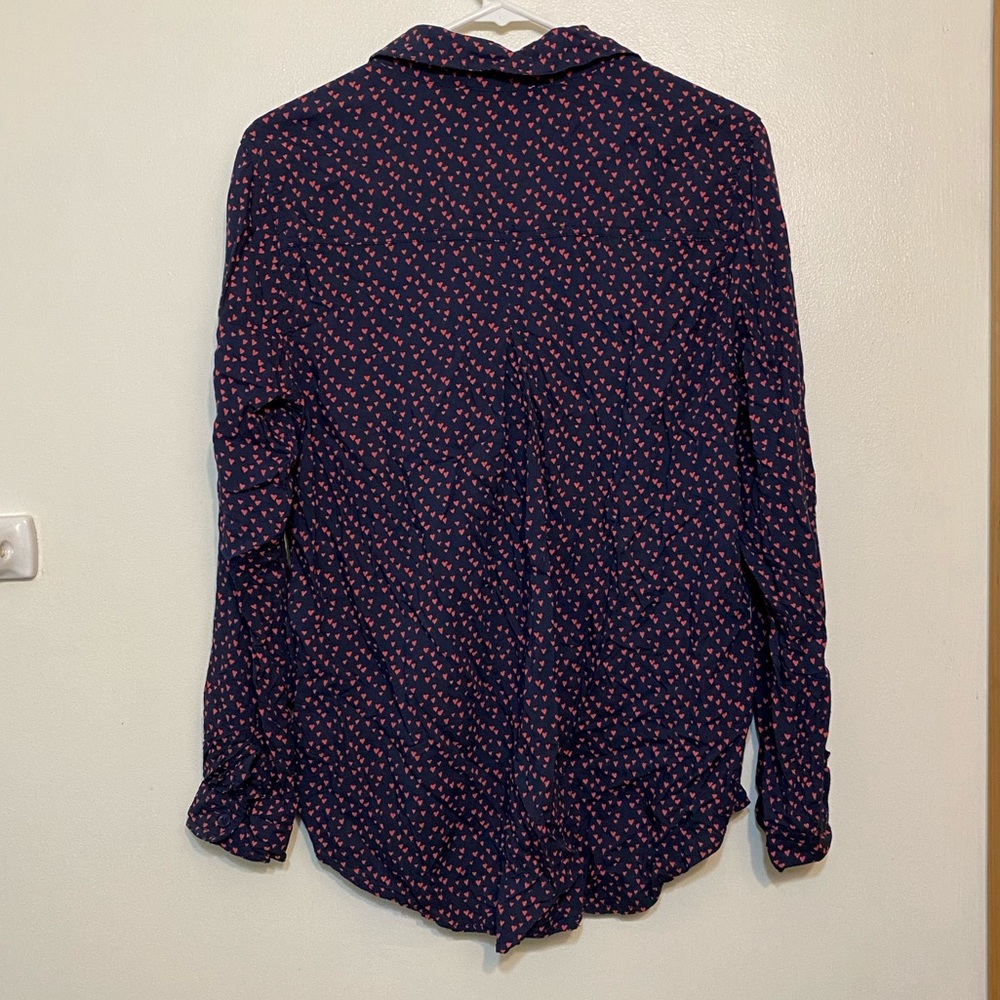 Beachlunchlounge Navy button down w/ hearts, large - Picture 2 of 7